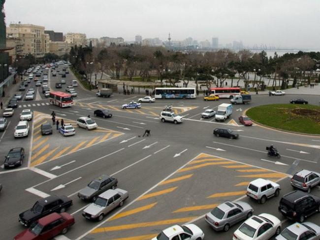 Bu gecə Bakıda bir sıra yollarda avtomobillərin hərəkət istiqaməti dəyişdiriləcək Xəbər şəkili