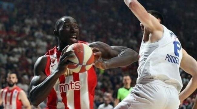 27 yaşlı basketbol&ccedil;u məşq zamanı &ouml;ld&uuml; Xəbər şəkili