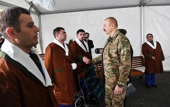 &ldquo;Maskalarınızı &ccedil;ıxarın, qoy sizi hamı g&ouml;rs&uuml;n&rdquo; Xəbər şəkili