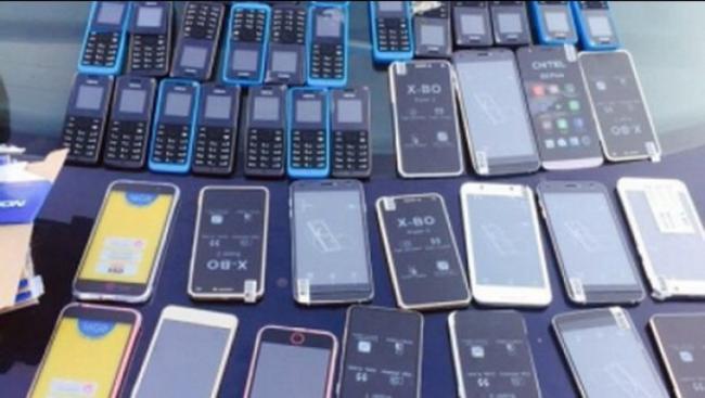 Qanunsuz yolla &ouml;lkəyə gətirilən mobil telefonlar aşkarlanıb Xəbər şəkili